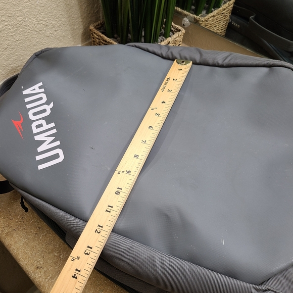 Umpqua Deadline 3500 Wet Dry Multi Purpose Duffle Bag Fly Fishing - Picture 4 of 13